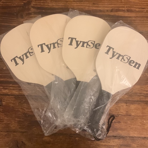 β’Brand Newβ’ Set of 4 Pickleball Paddles - Picture 6 of 7